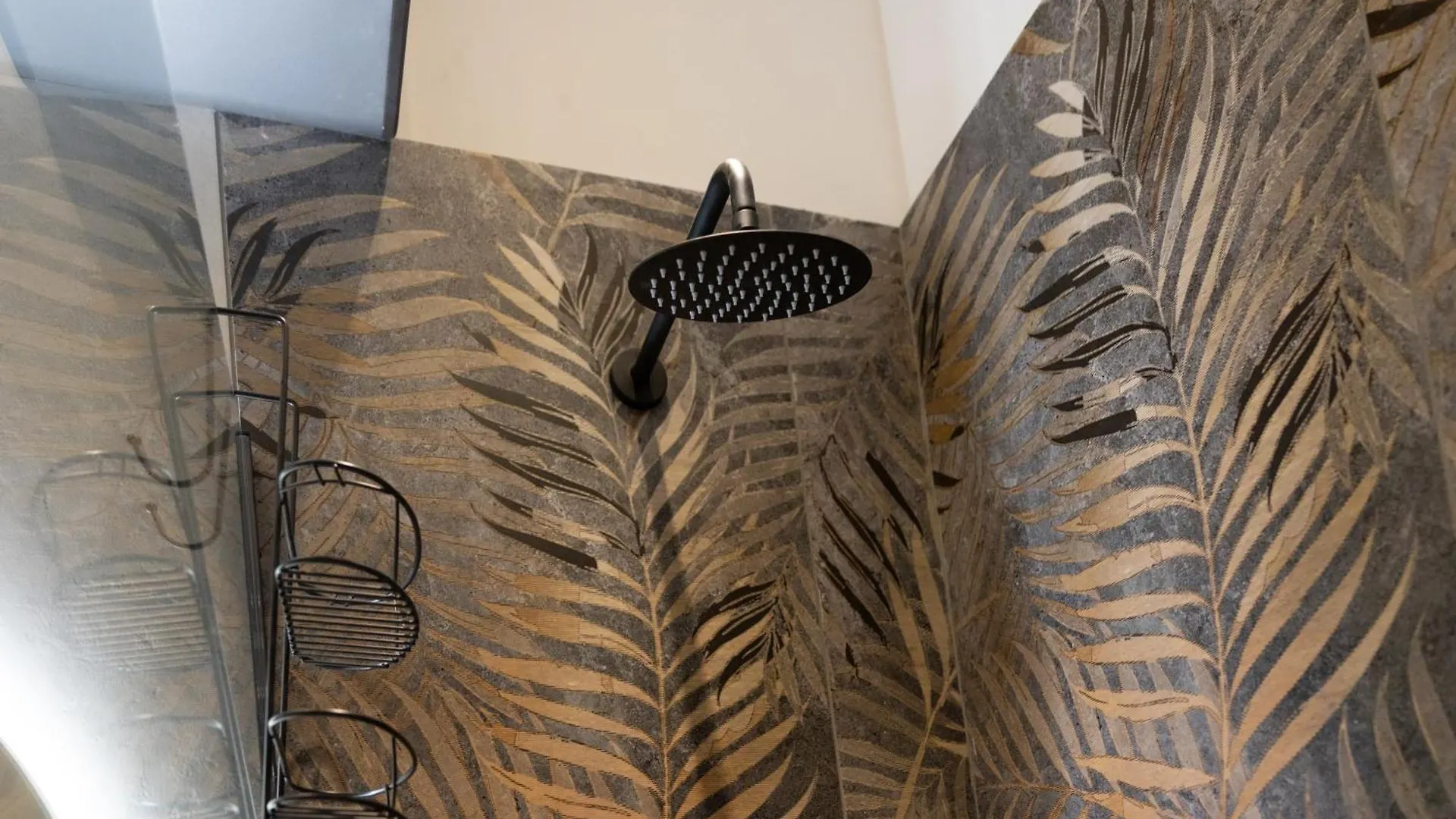 Dama Suite باري